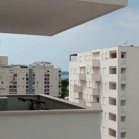 Lira Tauri Appartement Zadar